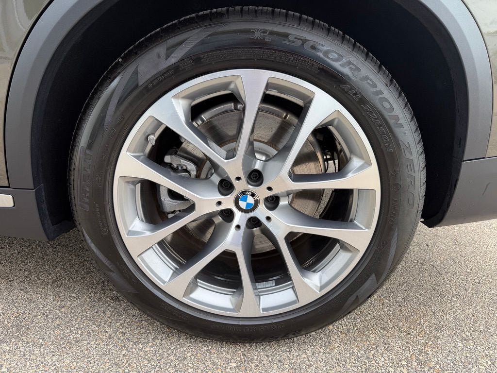 Used 2026 BMW X5 xDrive50e AWD/4WD image 14