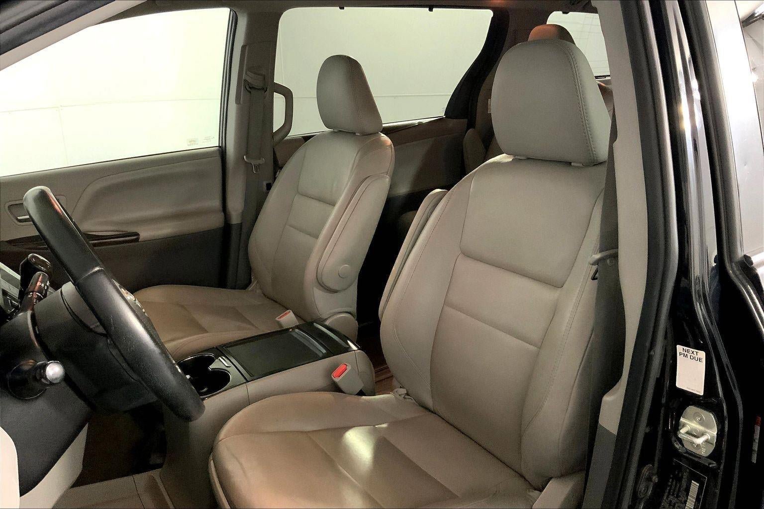Used 2020 Toyota Sienna XLE image 22