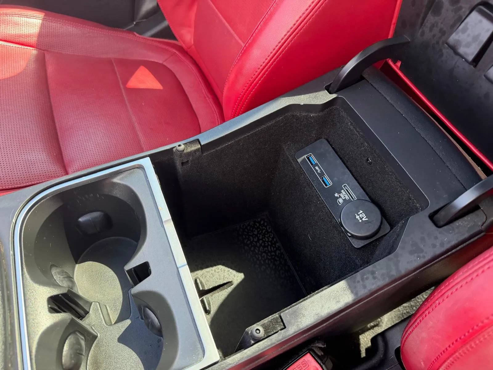 Used 2019 Jaguar E-PACE R-Dynamic HSE AWD/4WD image 26