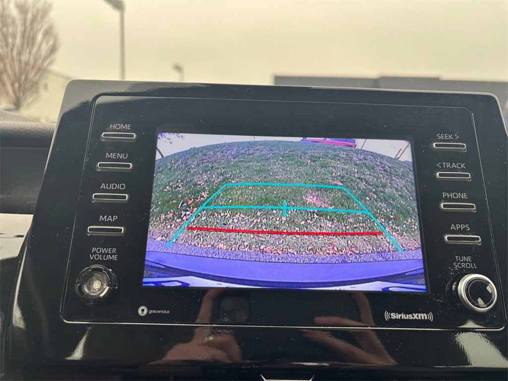 Used 2022 Toyota Camry SE image 18