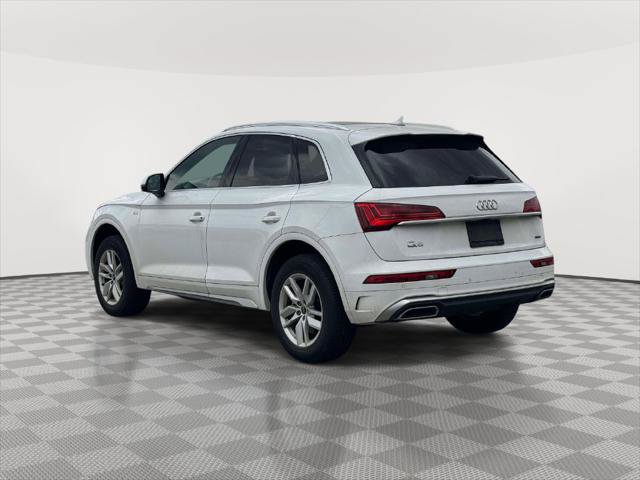Used 2023 Audi Q5 2.0T Premium w/ Convenience Package AWD/4WD image 3