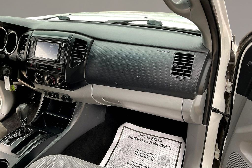 Used 2015 Toyota Tacoma 2WD Access Cab image 26