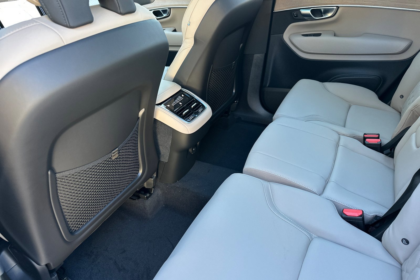 New 2026 Volvo XC90 B6 Plus image 10