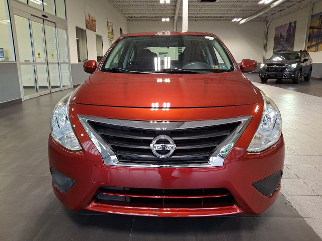 Used 2016 Nissan Versa SV FWD image 2