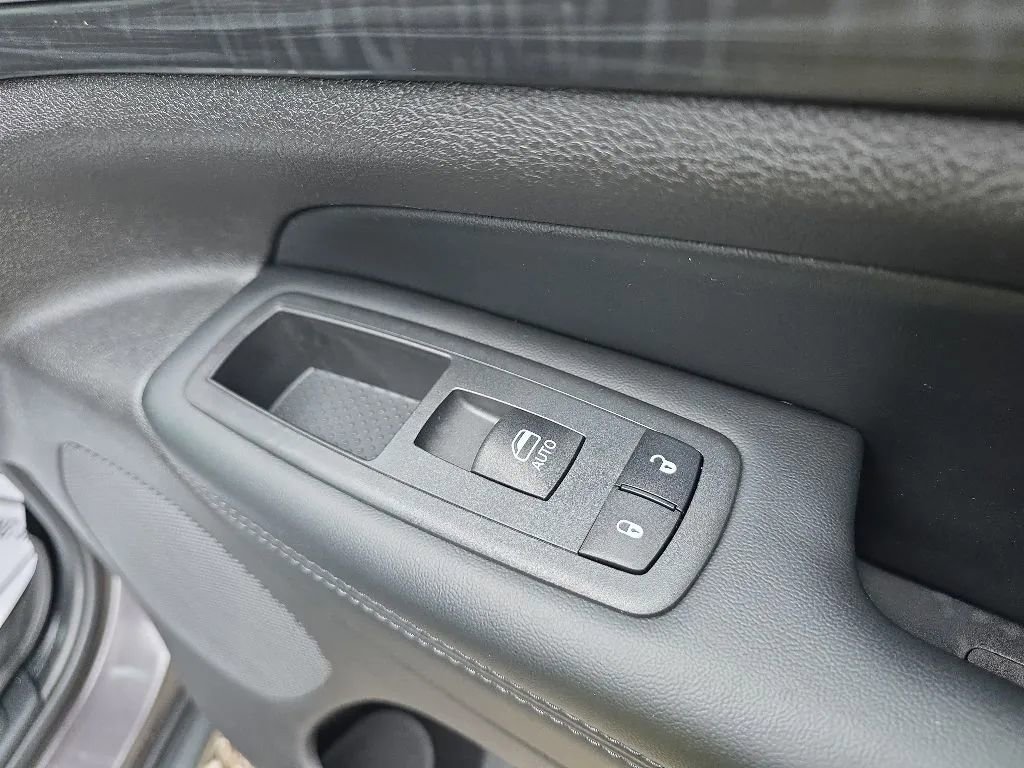 Used 2020 Jeep Grand Cherokee Laredo w/ Security & Convenience Group AWD/4WD image 21