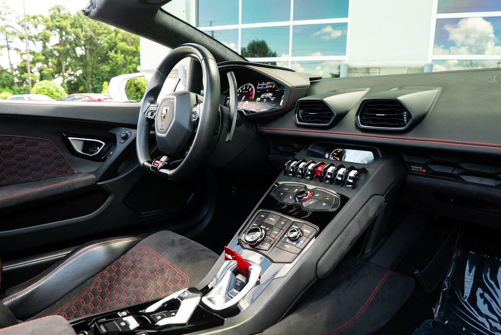 Used 2017 Lamborghini Huracan LP 610-4 AWD/4WD image 37