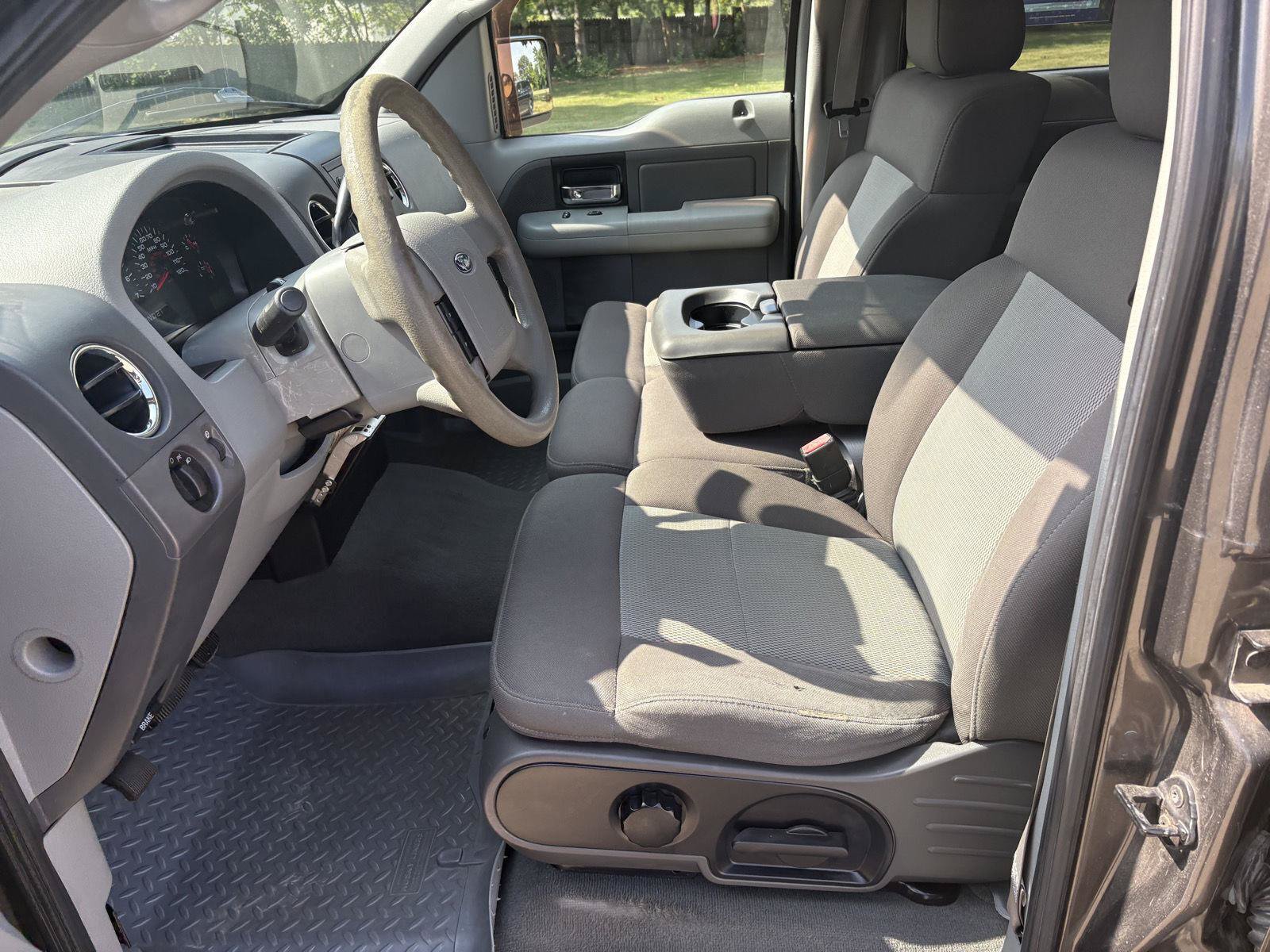 Used 2005 Ford F150 Lariat RWD image 4