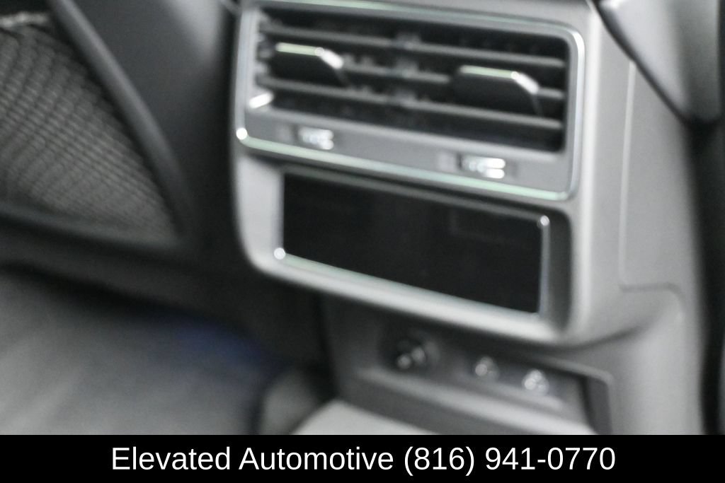 Used 2025 Audi Q8 Premium Plus AWD/4WD image 10
