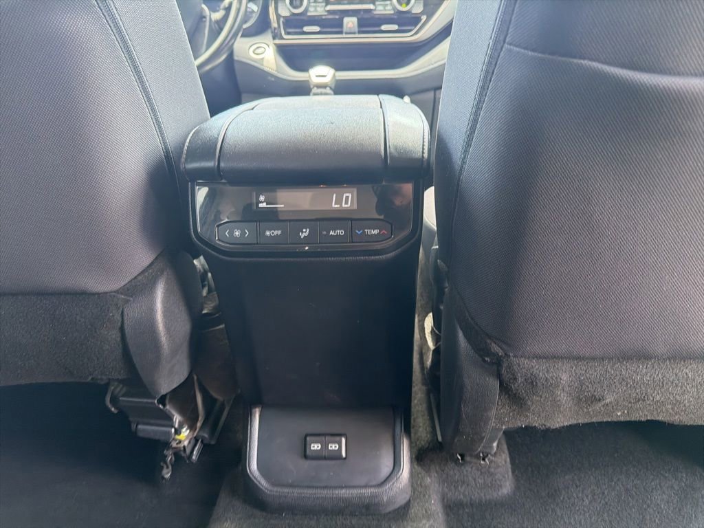 Certified 2024 Toyota Highlander LE AWD/4WD image 16