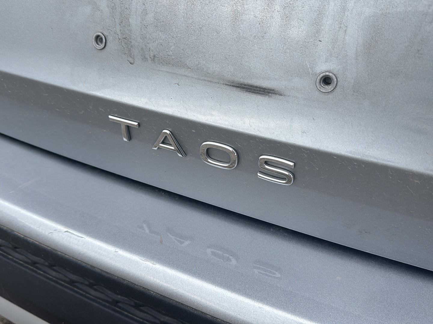 Used 2025 Volkswagen Taos SE image 6