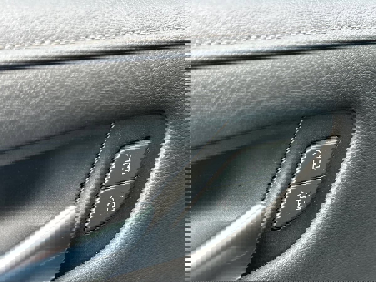 Used 2020 Cadillac XT4 Premium Luxury image 31