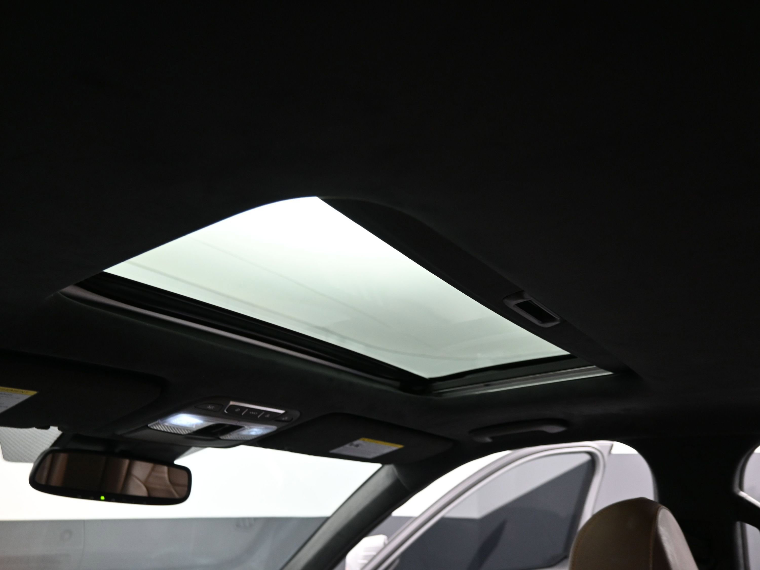 Used 2022 Kia Telluride SX w/ SX Prestige Package image 18