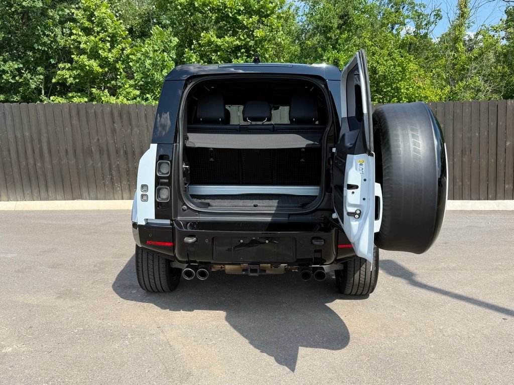 Used 2023 Land Rover Defender 90 V8 AWD/4WD image 5