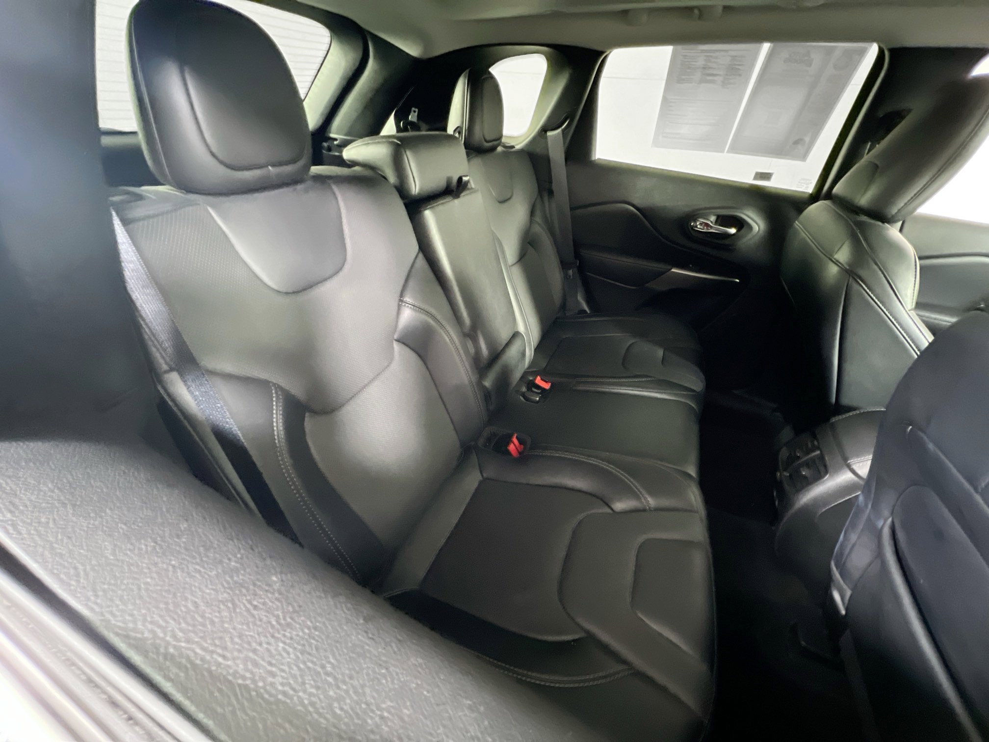 Used 2022 Jeep Cherokee Limited image 26