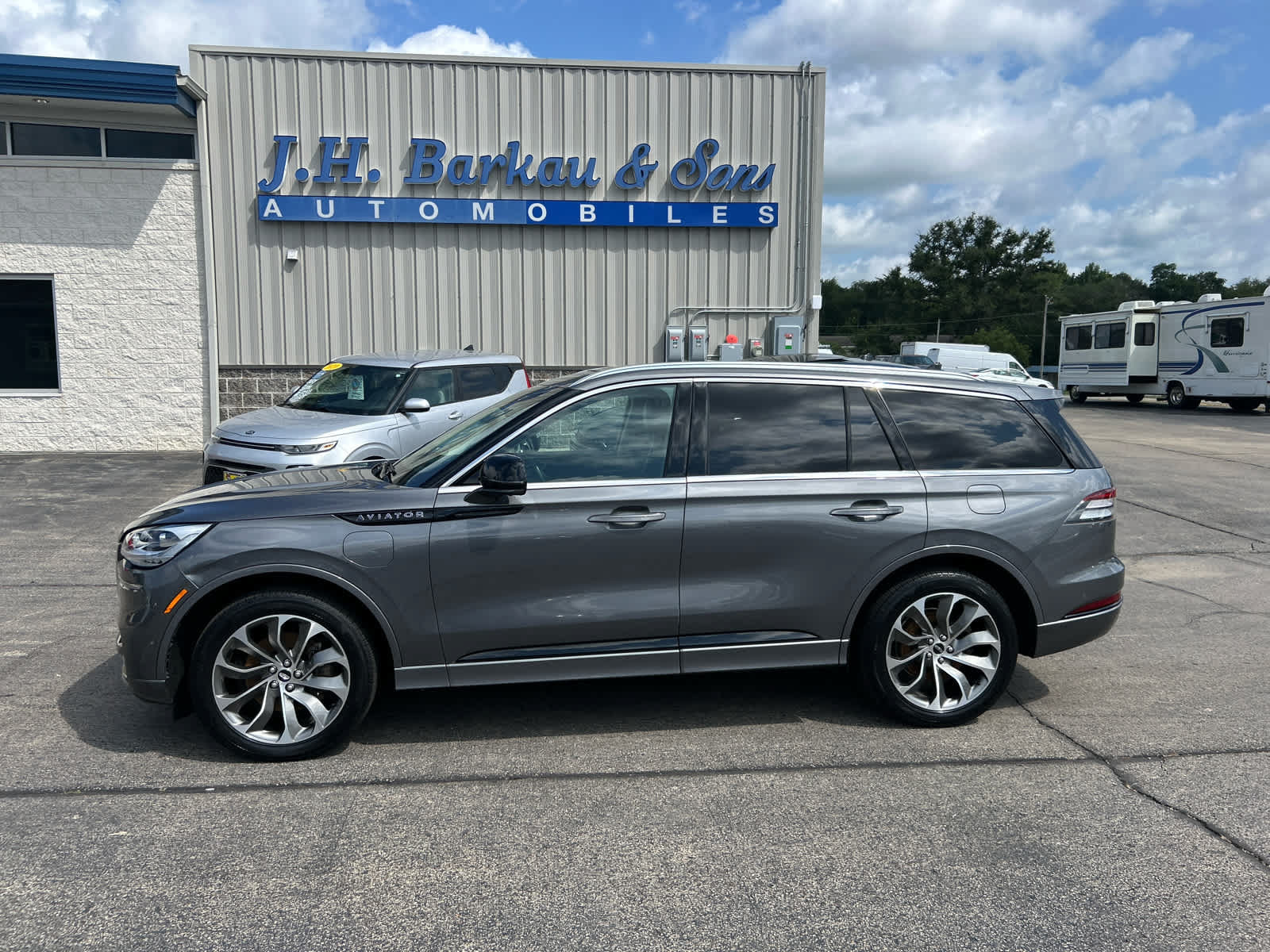 Used 2022 Lincoln Aviator Grand Touring w/ Equipment Group 301A AWD/4WD image 8