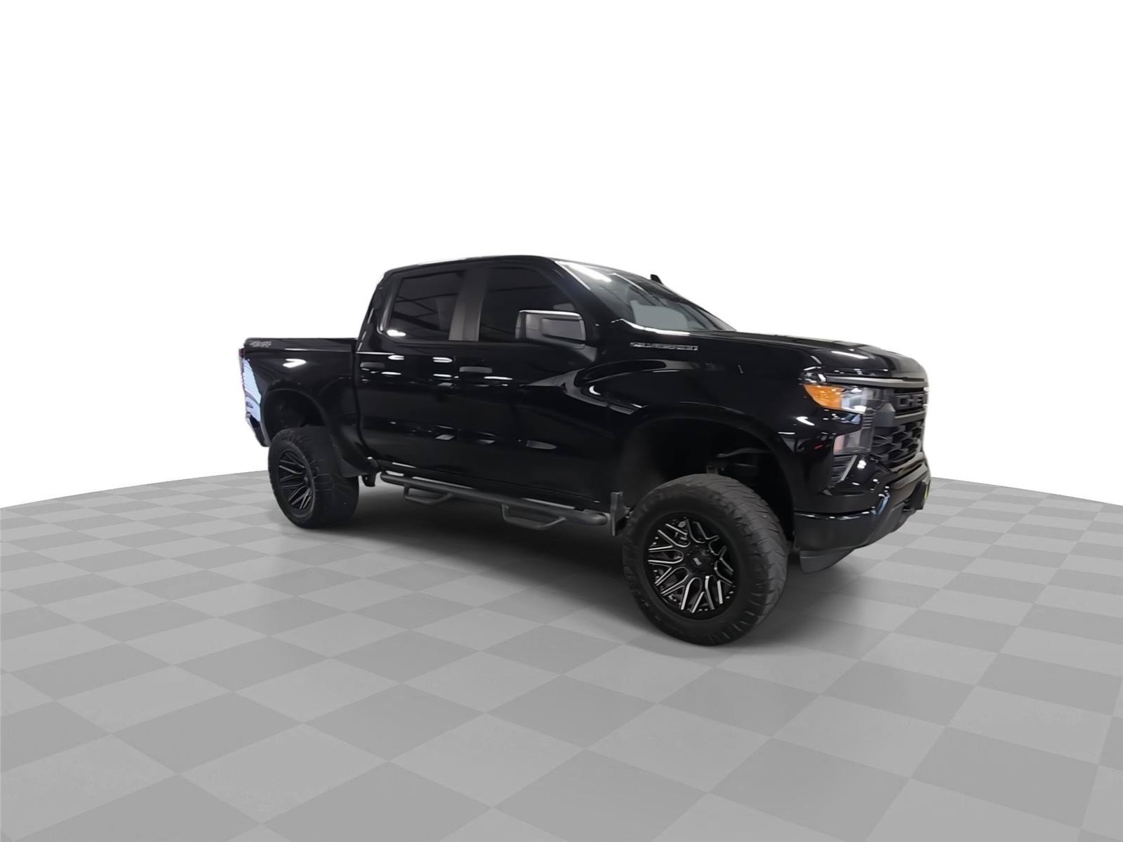 Used 2022 Chevrolet Silverado 1500 Custom AWD/4WD image 2