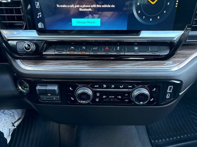 Used 2025 Chevrolet Silverado 1500 LT AWD/4WD image 17