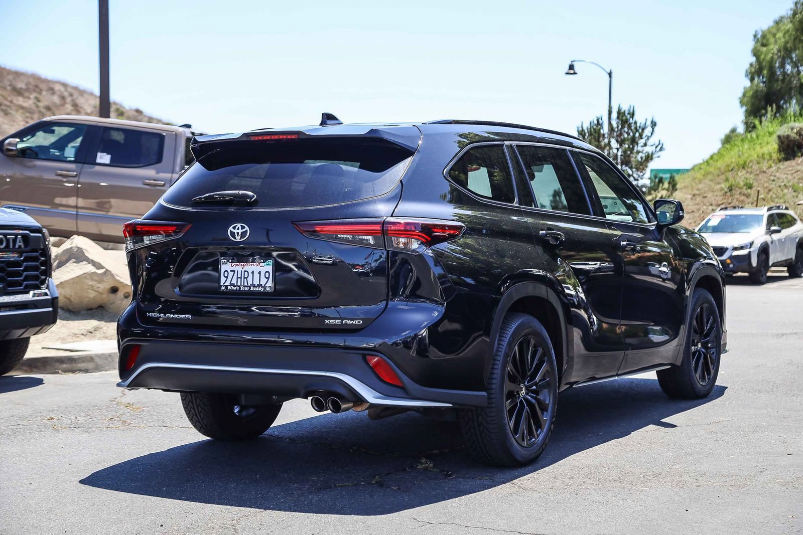 Used 2025 Toyota Highlander XSE AWD/4WD image 4