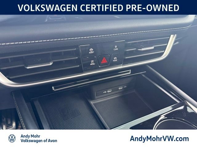 Used 2024 Volkswagen Atlas Cross Sport SEL R-Line AWD/4WD image 32