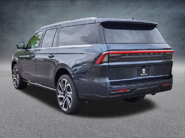 New 2026 Lincoln Navigator L Reserve AWD/4WD image 5