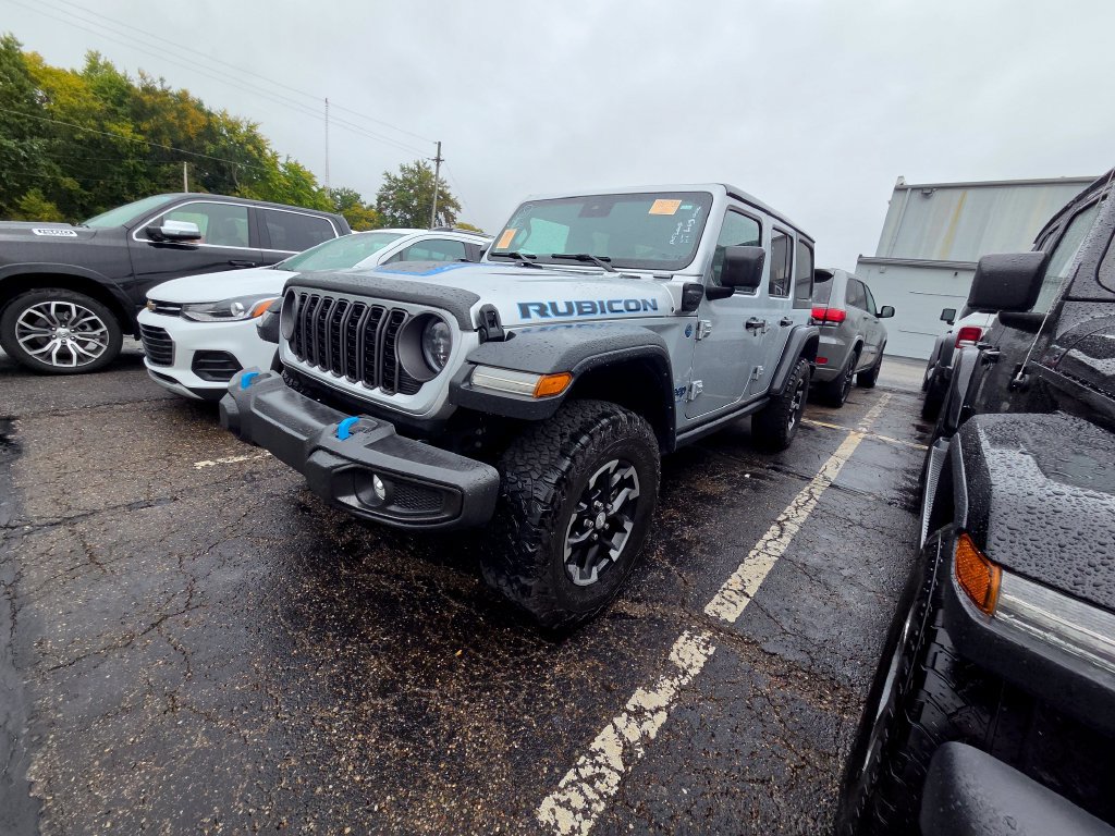 Used 2024 Jeep Wrangler Unlimited Rubicon 4xe AWD/4WD image 3