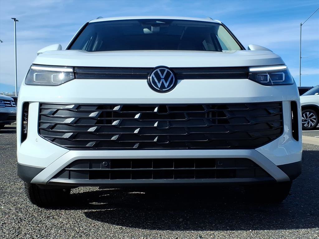 New 2026 Volkswagen Tiguan SE image 2