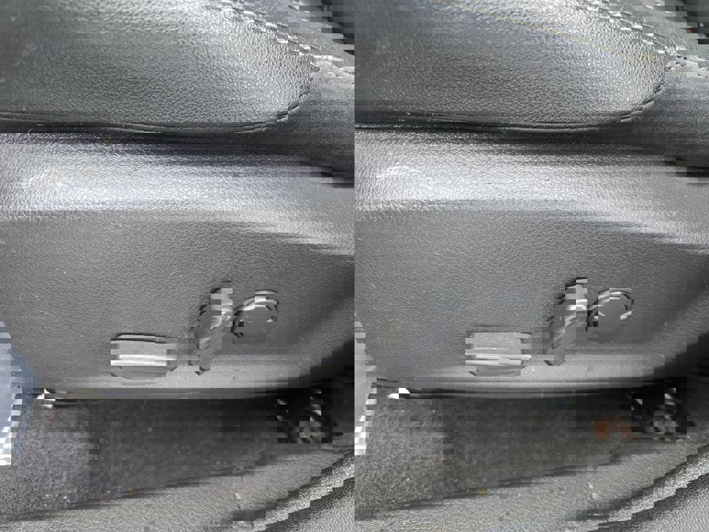 Used 2016 Ford Focus SE w/ Equipment Group 201A image 16