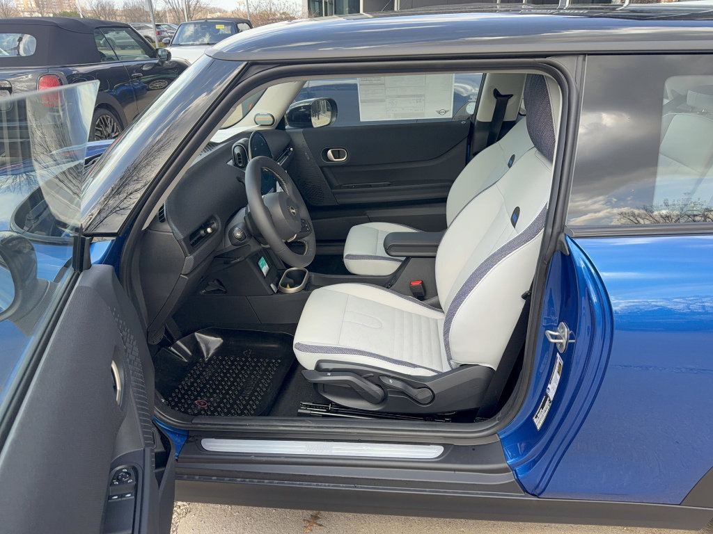 New 2026 MINI Cooper 2-Door Hardtop FWD image 5