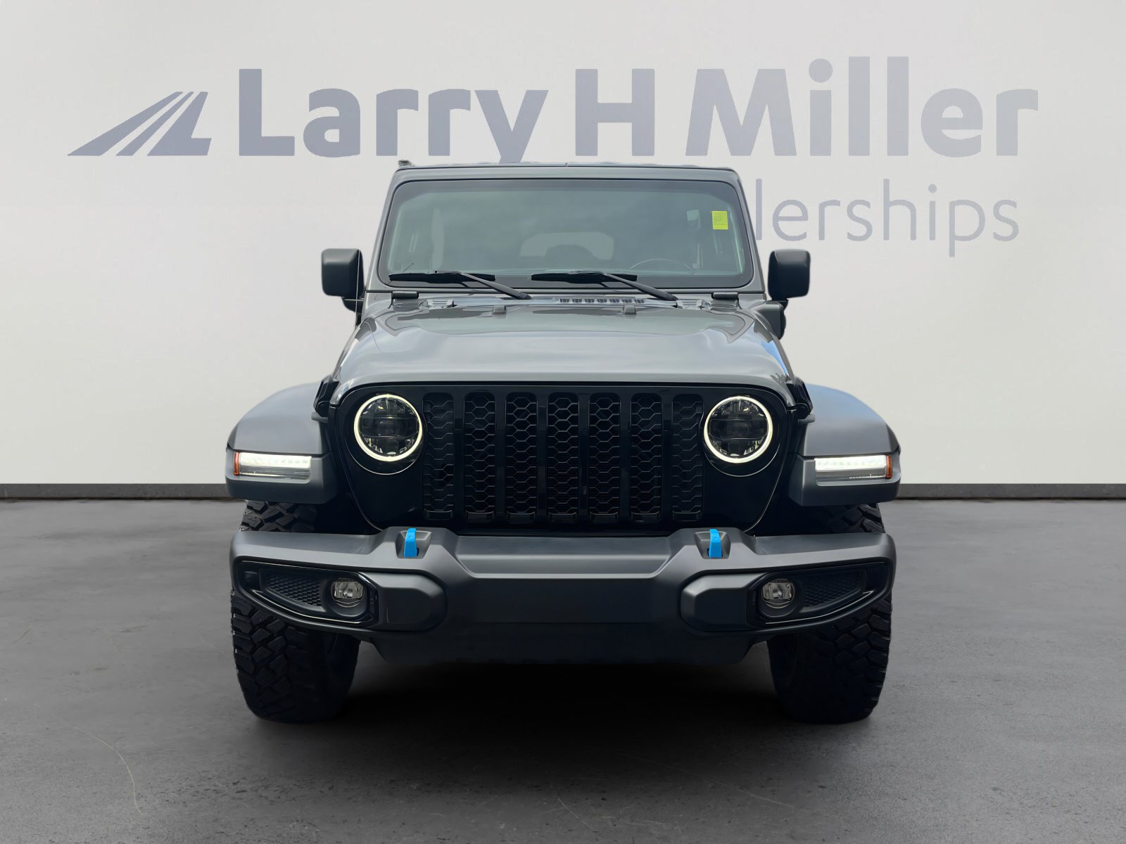 Used 2023 Jeep Wrangler Unlimited w/ Cold Weather Group AWD/4WD image 8