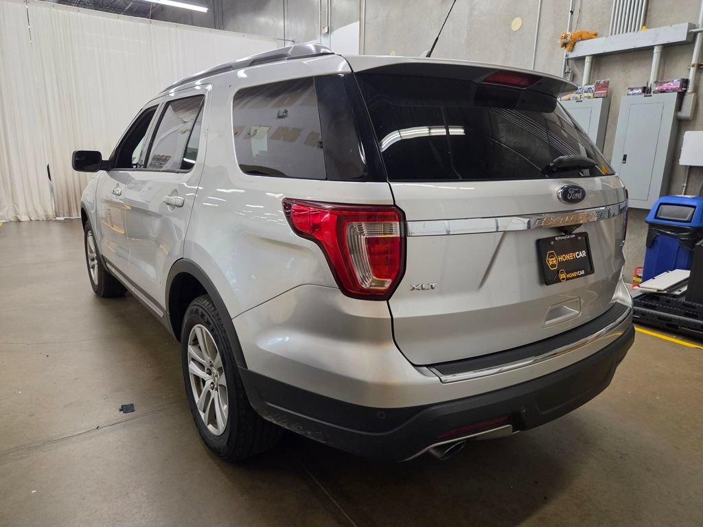 Used 2018 Ford Explorer XLT w/ Equipment Group 202A AWD/4WD image 5