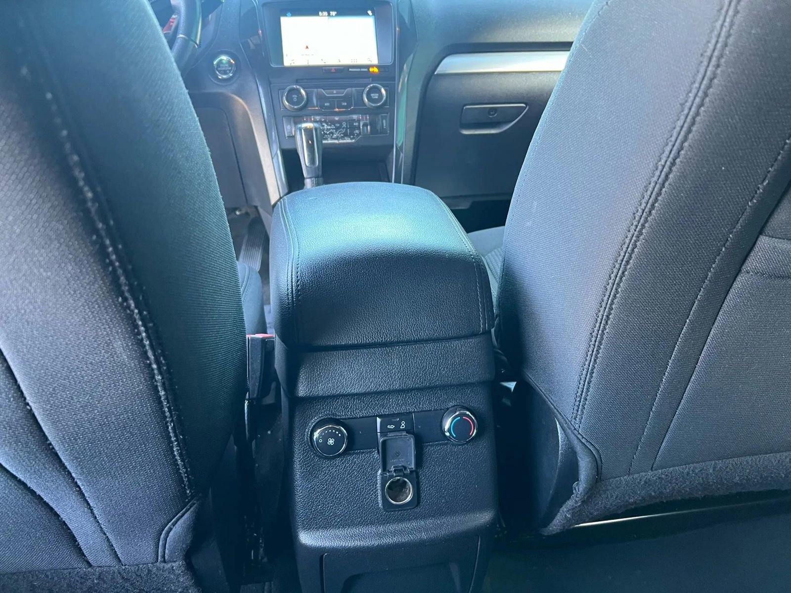 Used 2017 Ford Explorer XLT w/ Equipment Group 201A FWD image 21