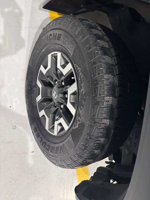 Used 2020 Toyota Tacoma TRD Off-Road w/ TRD Premium Off Road Package image 39