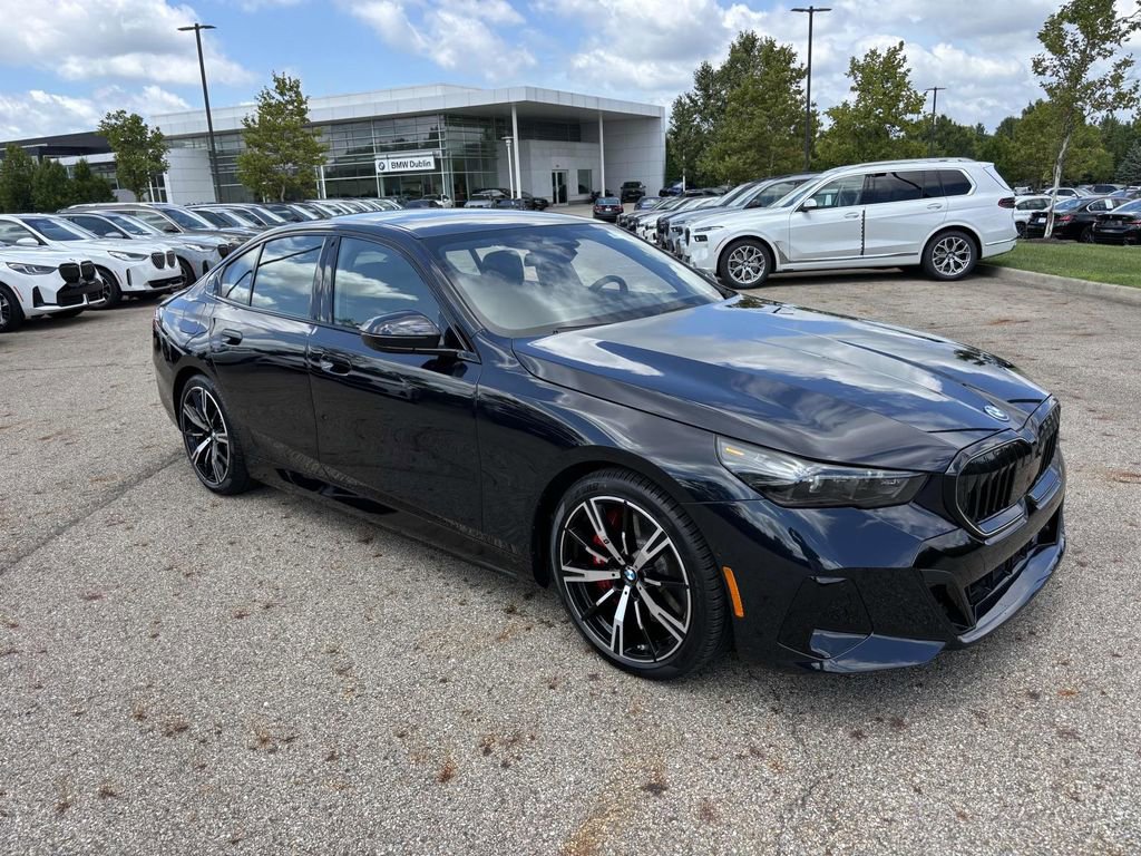 New 2026 BMW 550e xDrive w/ Premium Package image 1