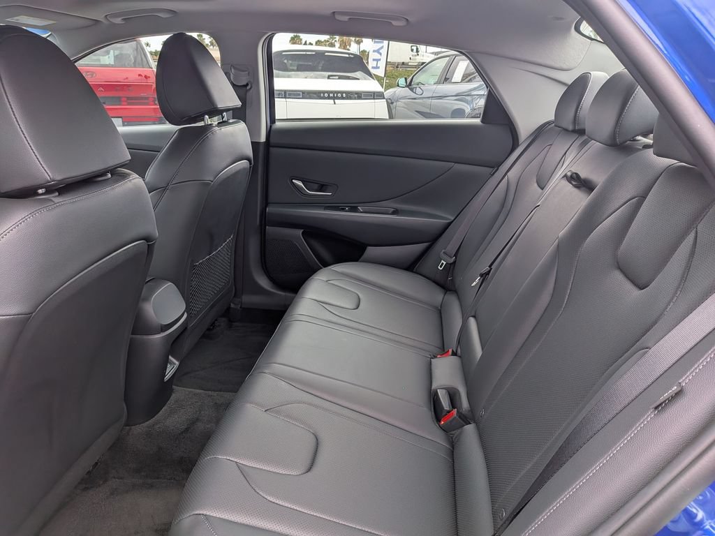 Certified 2026 Hyundai Elantra Limited FWD image 30