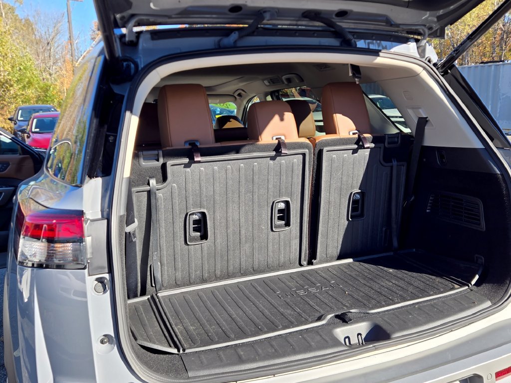 Used 2024 Nissan Pathfinder Platinum w/ Cargo Package AWD/4WD image 13