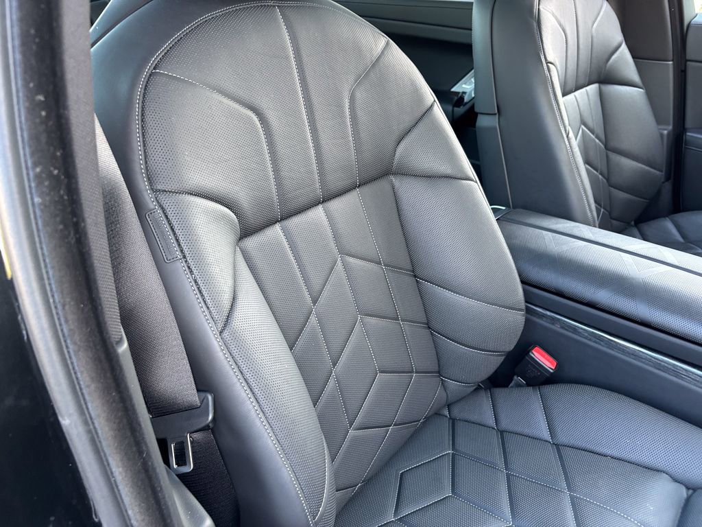 Certified 2023 BMW 760i xDrive image 34