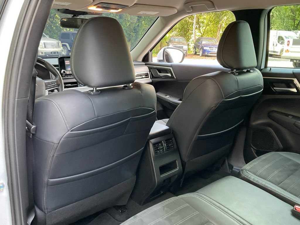 Used 2023 Mitsubishi Outlander SE FWD image 31