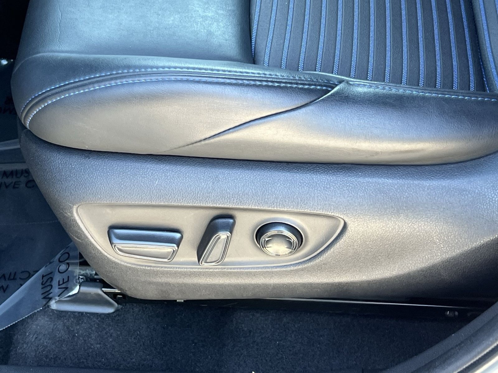 Used 2022 Toyota RAV4 XSE AWD/4WD image 19