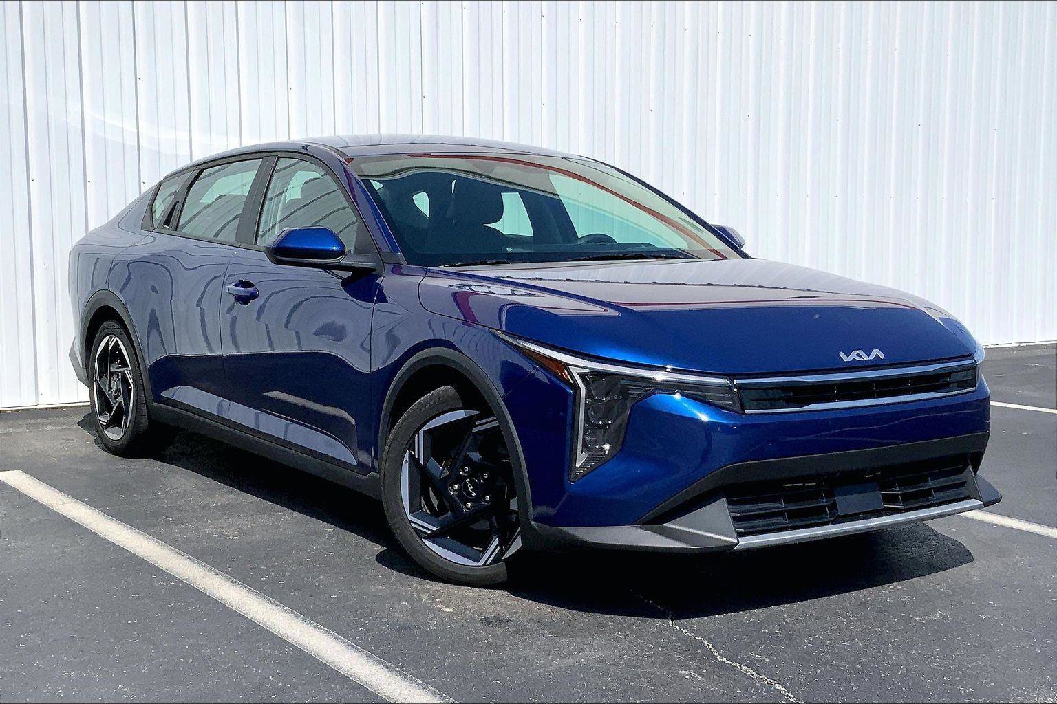 Used 2025 Kia K4 EX image 2