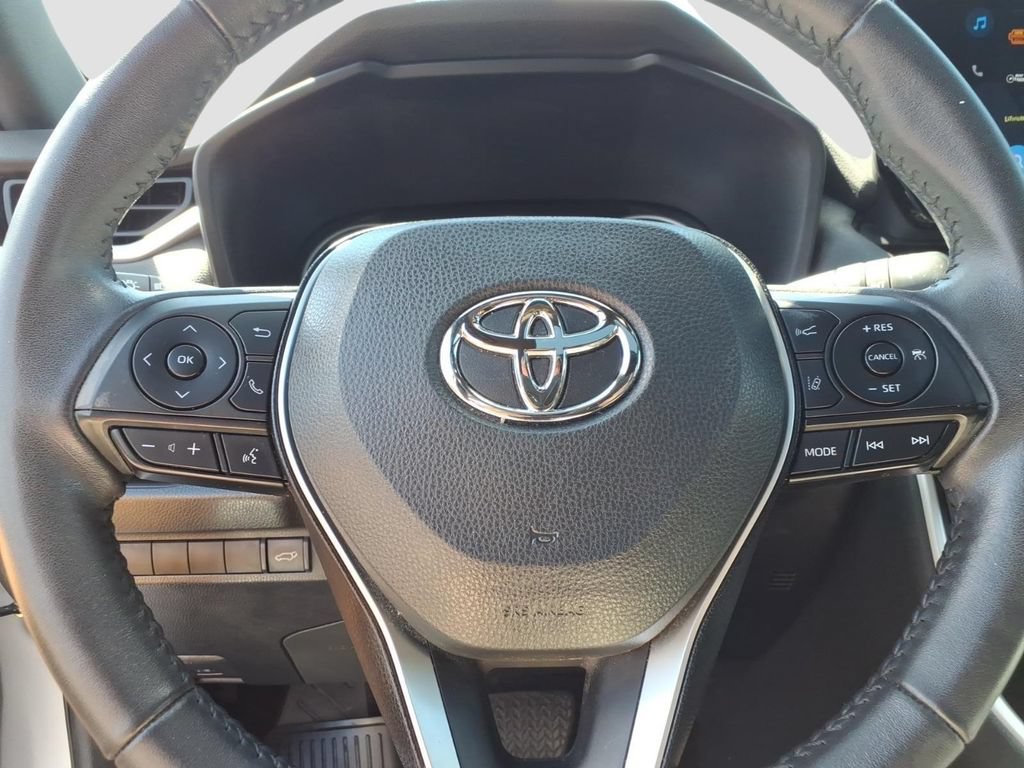 Used 2023 Toyota RAV4 XSE AWD/4WD image 29