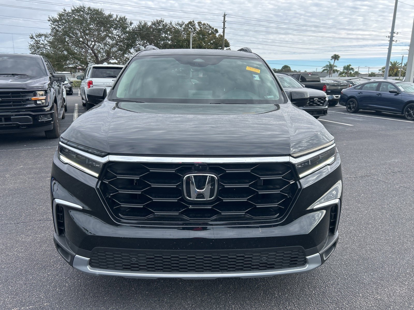 Certified 2025 Honda Pilot Elite image 2