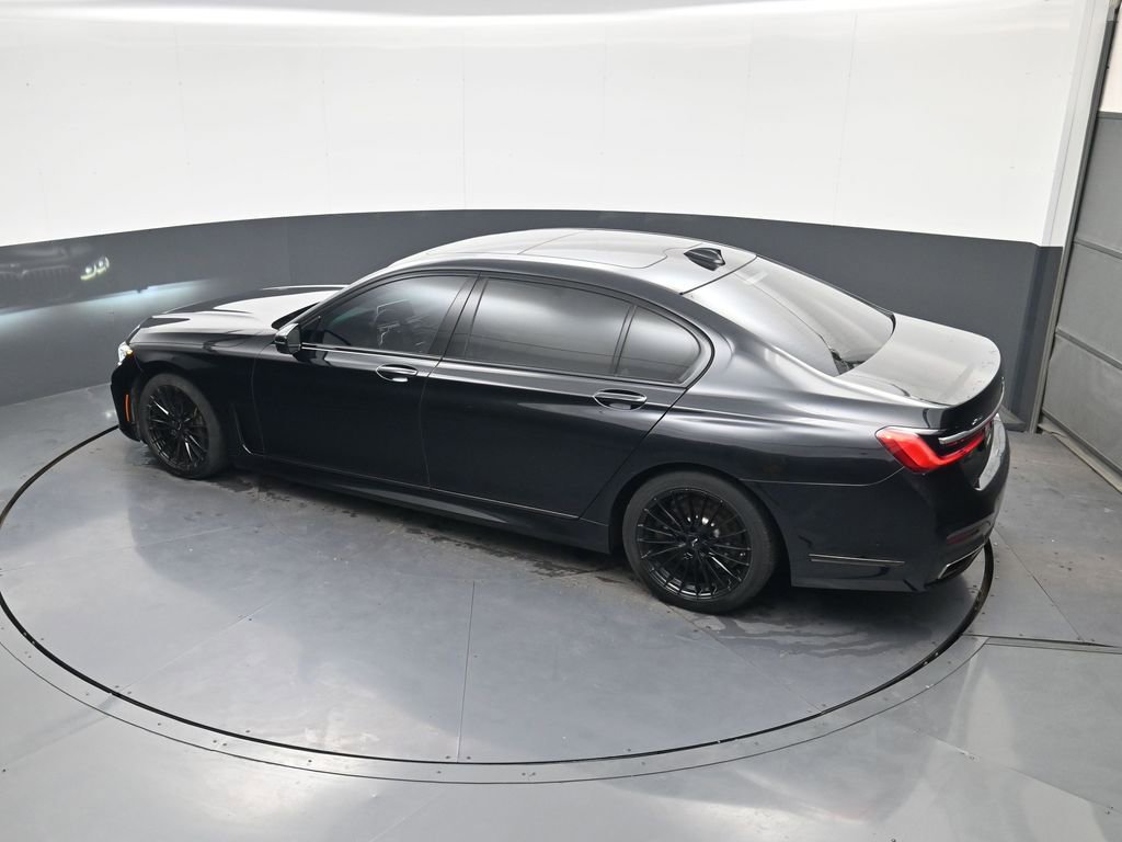Used 2021 BMW 750i xDrive w/ Executive Package AWD/4WD image 28