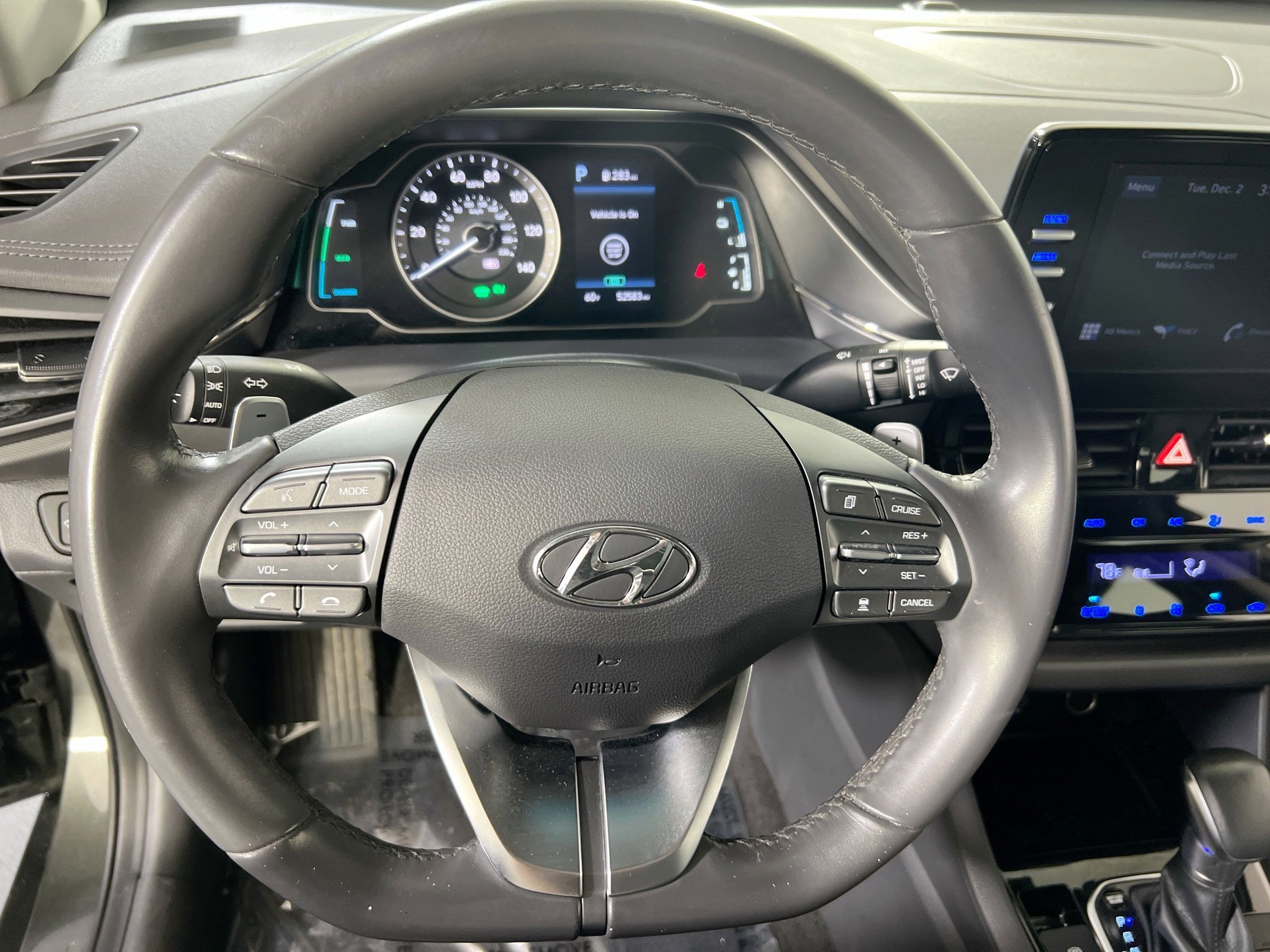 Used 2022 Hyundai Ioniq SE FWD image 11