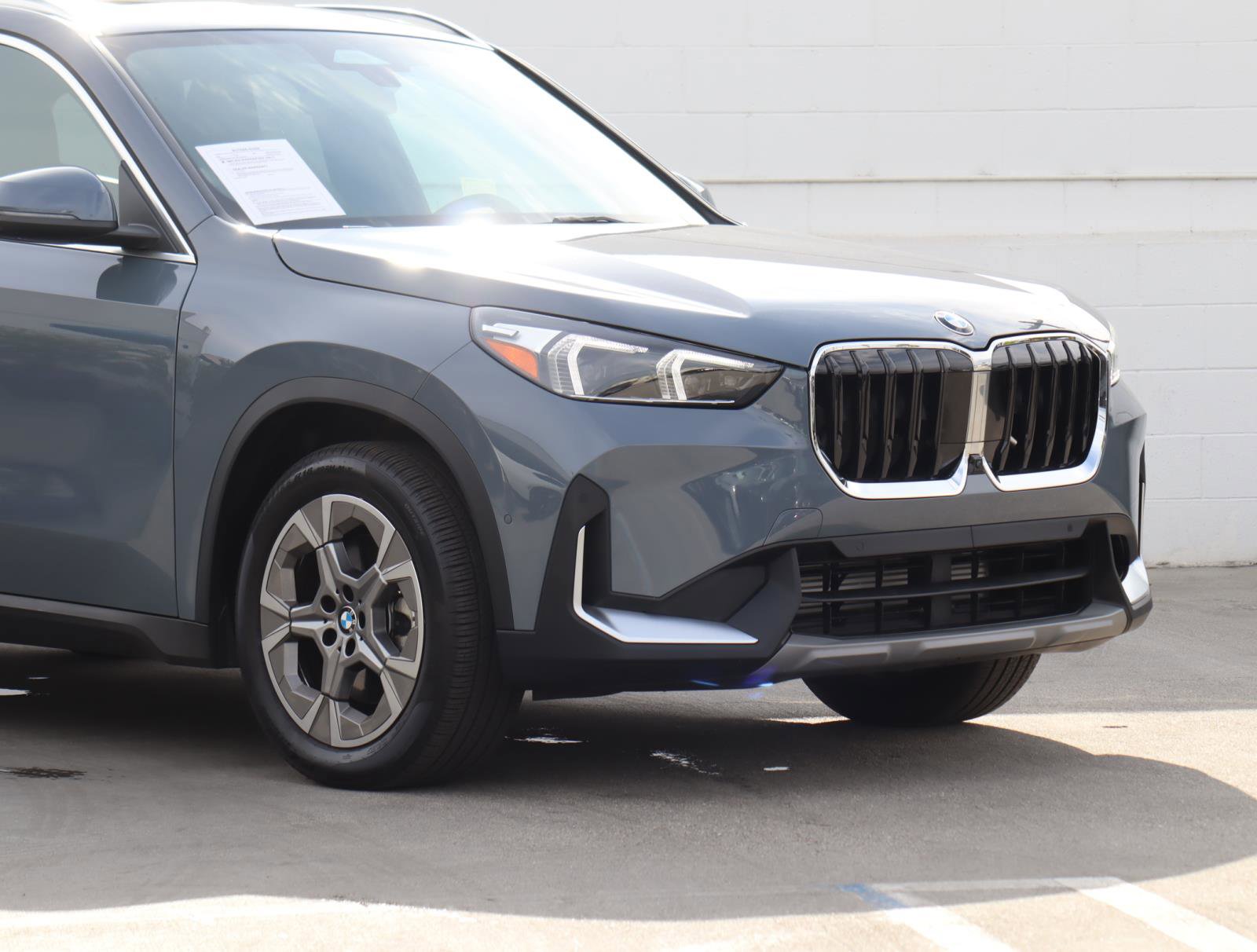 Used 2023 BMW X1 xDrive28i w/ Premium Package image 2