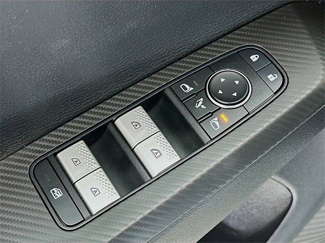 Used 2023 Mitsubishi Outlander SE image 18