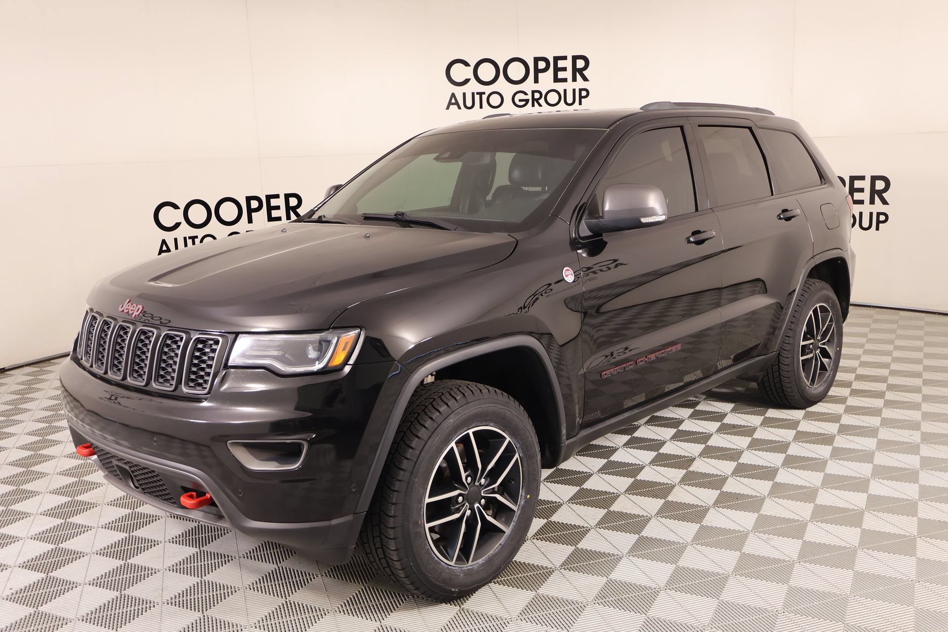 Used 2019 Jeep Grand Cherokee Trailhawk w/ Trailhawk Luxury Group AWD/4WD image 11