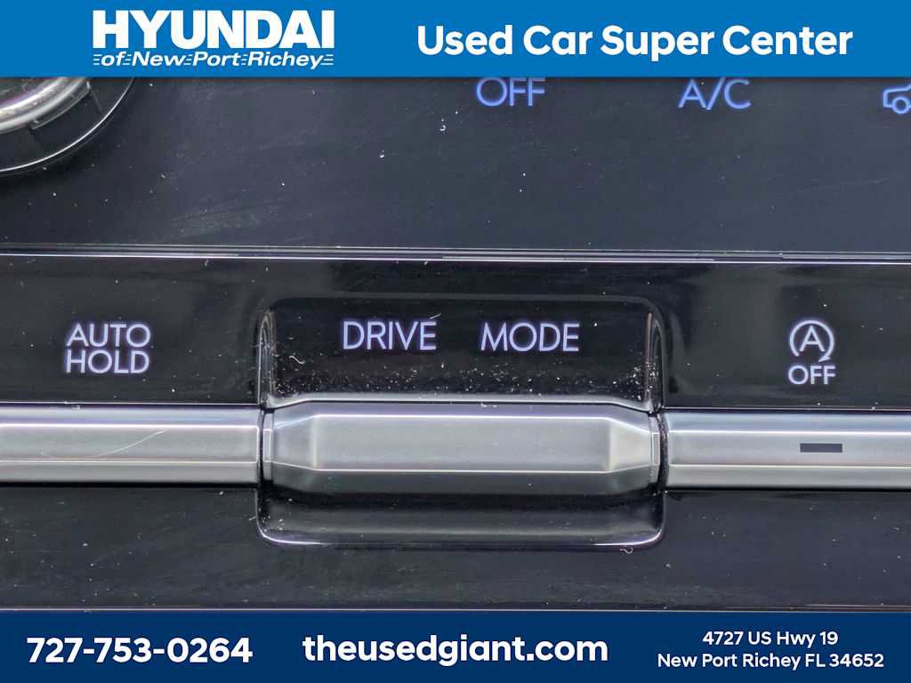 Used 2025 Hyundai Santa Fe SEL FWD image 29