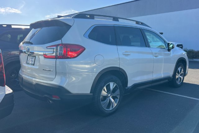 Certified 2025 Subaru Ascent Premium AWD/4WD image 7