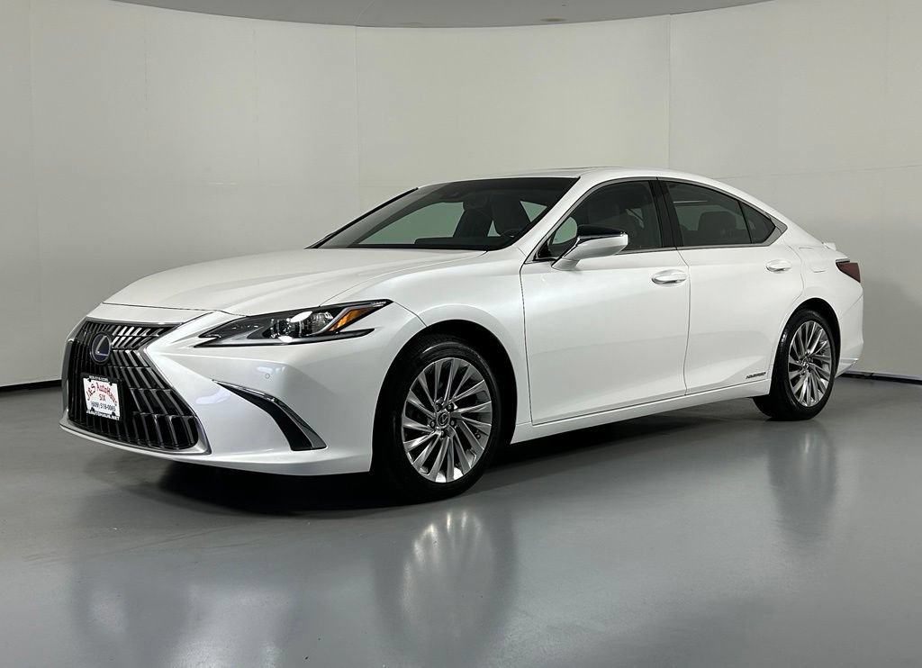 Used 2022 Lexus ES 300h w/ Luxury Package FWD image 4