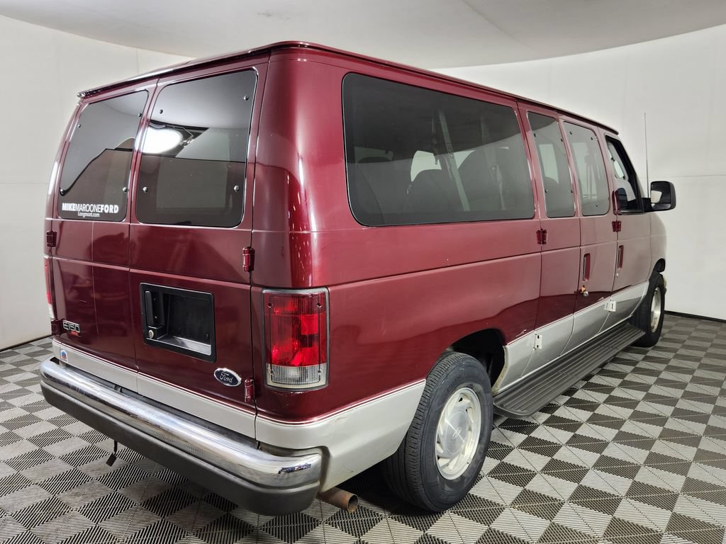 Used 2003 Ford E-150 and Econoline 150 Wagon RWD image 7